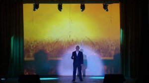 Дмитрий Аверьянов, солист "народной" ВИГ "Рай-Центр" - А река течёт