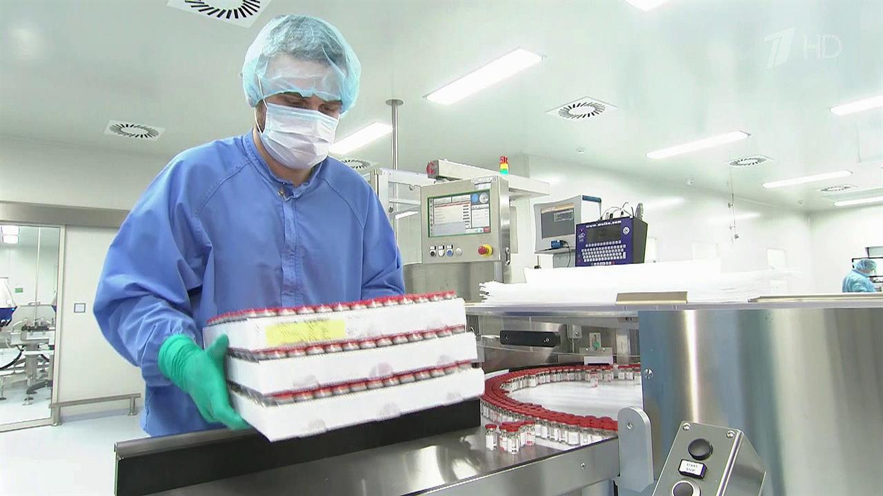 Массовая вакцинация в России набирает силу, что позволяет постепенно смягчать некоторые ограничения