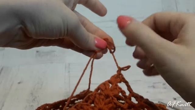 Как соединить хлопковую нить в ажурном вязании крючком / Connecting a cotton thread in lace pattern смотреть онлайн