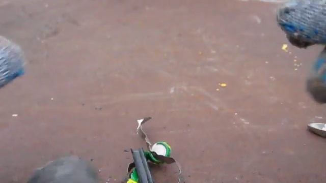 Что внутри NiMH аккумулятора. И снова возгорание при разборке! смотреть онлайн