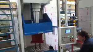 Испытание гидравлического пресса двойного действия OPI.C-125 (OMERA, Италия)