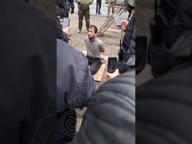 Кадры допроса задержанного в Брянской области, подозреваемого в совершении теракта в Крокус-Холле смотреть онлайн