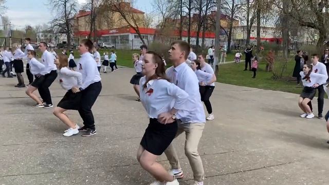 Вальс Победы МБОУ Краснозаводская средняя общеобразовательная школа имени Н.С.Булычева смотреть онлайн