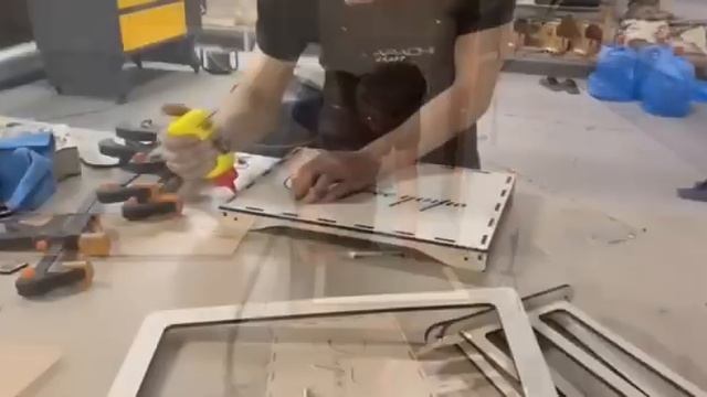 Столик для завтрака в постель смотреть онлайн