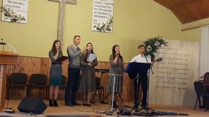 Люди нас любит, любит Иисус – христианская песня