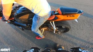 ПРОКАТИЛ ДЕВУШКУ НА МОТОЦИКЛЕ как она хотела. Ох уж эти НАЖОПНИКИ.