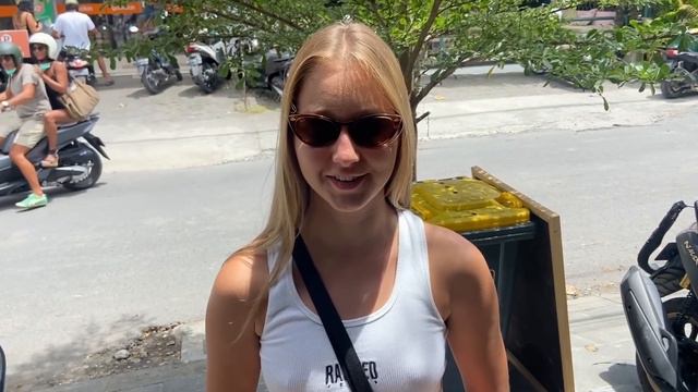 СТОИТ ЛИ ЦЕЛОВАТЬ МЕЖДУ НОГ (ОПРОС ДЕВУШЕК) смотреть онлайн