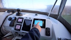 Ставим паруса, готовим катамаран к выходу. Идем красивым проходом к морю. Вышли в открытое море. #2