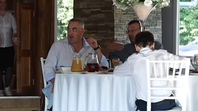 ПРИТВОРИЛСЯ официантом НОВИЧКОМ на СВАДЬБЕ!!! СЖОГ феЙерверки, ВЗОРВАЛ торт, ОБЛИЛ гостей! ШОККК :)
