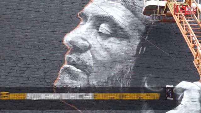 Во Владикавказе на фасаде здания колледжа искусств появилось изображение Валерия Гергиева смотреть онлайн