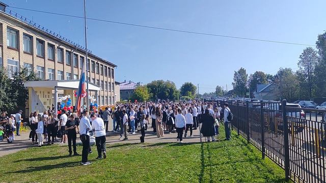 Линейка. Школа 6. Шарья смотреть онлайн