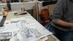 Ремонт виолончели / приклейка грифа