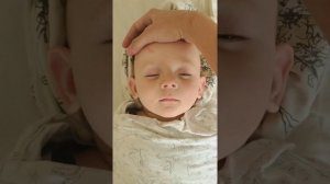 что может сделать мама, если ребенок упал, ударился (головой), не спит, капризничает