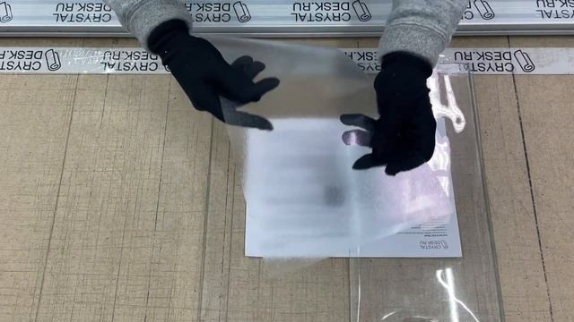 Сравнение Рифленого и Глянцевого гибкого стекла 2мм CrystalDesk.ru смотреть онлайн