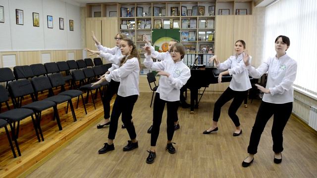 Старший вокальний ансамбль "Камертон" смотреть онлайн