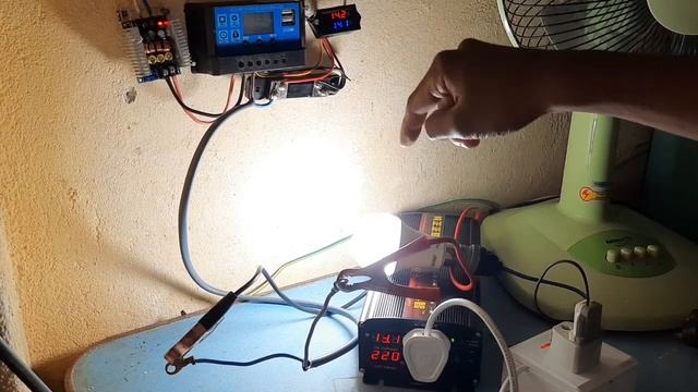 Solar Powered Fridge - How to Run a Fridge With and Without! Batteries смотреть онлайн