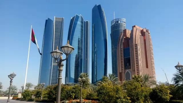 Эмирейтс-Палас. смотреть онлайн