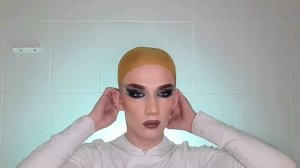 ПАРЕНЬ НАДЕВАЕТ ПАРИК | ПОЛНЫЙ ОБРАЗ С МАКИЯЖЕМ