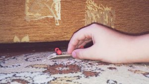 Как сделать очень лёгкий трюк на ФИНГЕРБОРДЕ