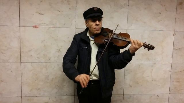 Уличные музыканты. Питерское метро смотреть онлайн