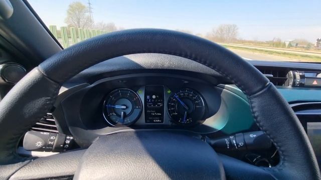 Toyota Hilux 2.4 D-4D (2021) - consumption on 130 km/h (highway, city - POV) смотреть онлайн