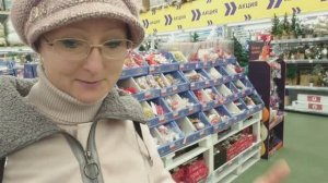 По дороге с огорода в Ленту. Середина ноября 2023 года. В Леруа за кронштейнами (уголками)