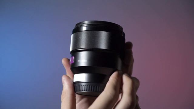 Sony FE 85mm f/1.8: мал, да удал! ?