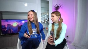 МОИ КРИНЖОВЫЕ видео в Likee || Смотрю со Златой || Мисс Николь