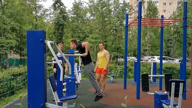 Мастер против Подростка: Тотальное ИСТЯЗАНИЕ золотым стандартом! смотреть онлайн