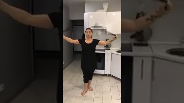 Пока артисты дома Мастер класс по поингу от Виолетты Некрасовой и Юрия Подсосенского смотреть онлайн