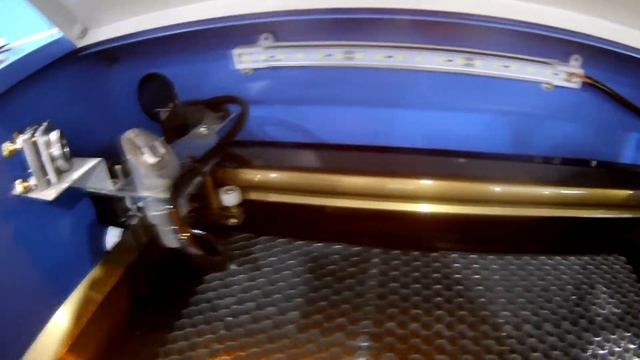 Лазерный гравер легкой серии настольного исполнения Z3020 смотреть онлайн