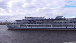 Теплоход А.Бенуа