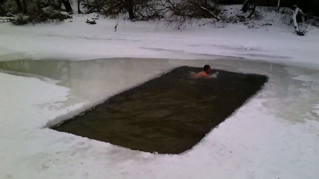 Merry Christmas в проруби смотреть онлайн