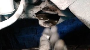 шевроле авео меняю наконечник и нижний рычаг,закисла втулка сайленблока