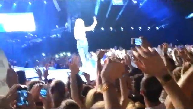 Nuno Bettencourt and his white N4 @ Stade de France, Paris (08/06/13) смотреть онлайн