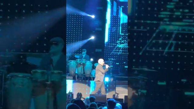 Pitbull Concert in Atlantic City NJ смотреть онлайн