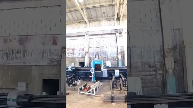 Режем трубу 60х60 мм с перехватом 3 патрона лазером, Москва #welding #lasermachine #lasercutter