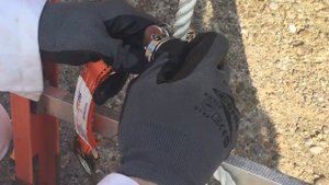 КАРАБЕЛЛИ Срл, Подъем на опоры по раздвижной лестнице