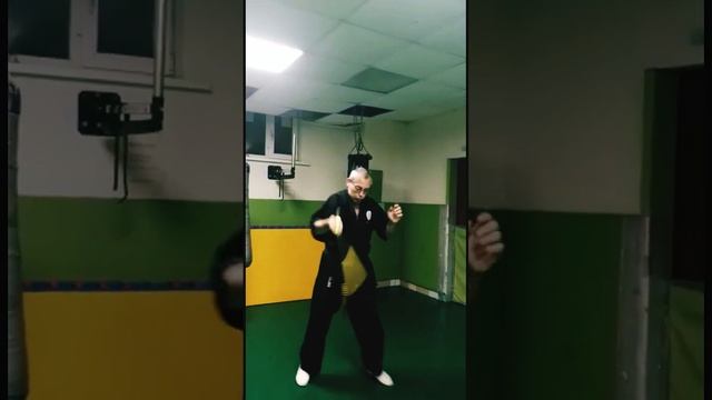 Работа с нунчаками. Бездрабко С.И. (6 дан Карате-кемпо) #краснодар #карате #единоборства #нунчаки