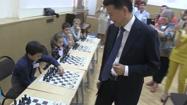 2015-07-19 Школа 1883 День шахмат смотреть онлайн