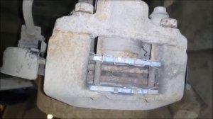 Так проще вытащить напрвляющие шпильки задних суппортов