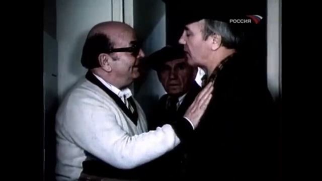 Крым Феодосия. ул. Комиссарова. От Крымского рынка к пляжу/УЛОЧКИ ФЕОДОСИИ #Крымская #Пляжная #море смотреть онлайн