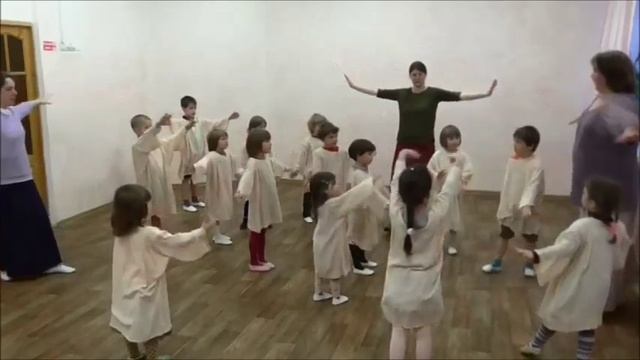 Фрагменты занятия по эвритмии смотреть онлайн