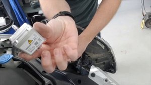 Volvo XC60 D1S OSRAM XENARC Xenon light bulb replacement