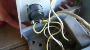 Простейшее зарядное устройство с одним диодом.