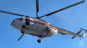 Поисково-спасательный отряд Якутска отработал спуски с вертолета