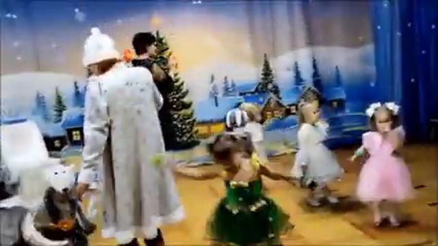 Новогодний утренник смотреть онлайн