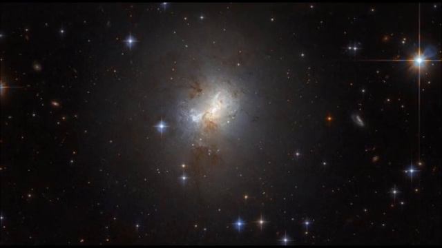 Новое фото необычной галактики сделал Хаббл. Телескопу Хаббл удалось снять галактику ESO 495-21 смотреть онлайн