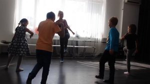 Театральная школа . Занятие по сценическому движению