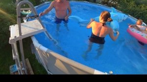 VLOG Жара! Большой бассейн на даче! Бесимся! 8.07.21